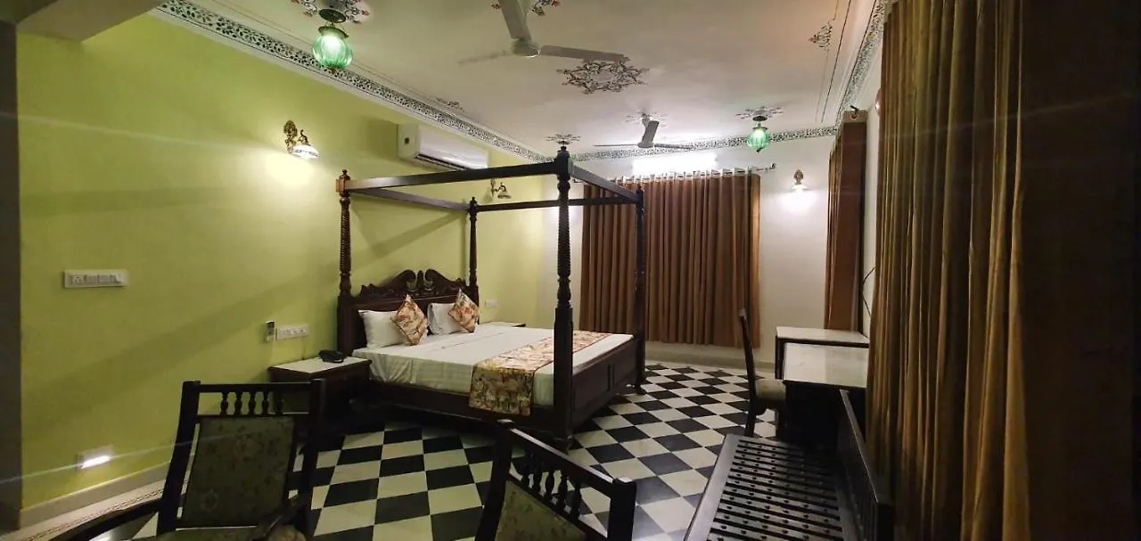 Hotel Paras Mahal Udaipur