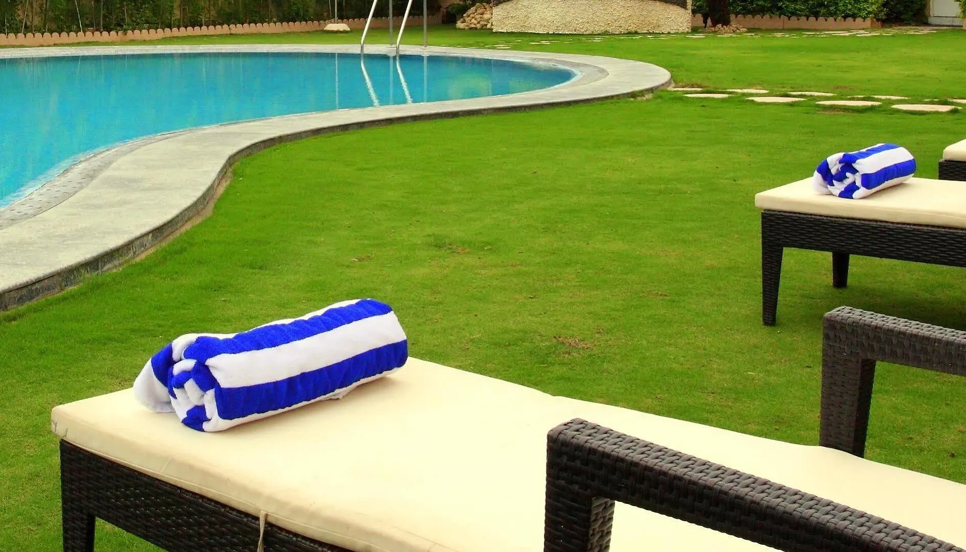Hotel Paras Mahal Udaipur 3*,