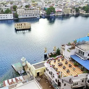 Devraj Niwas On Pichola Udaipur