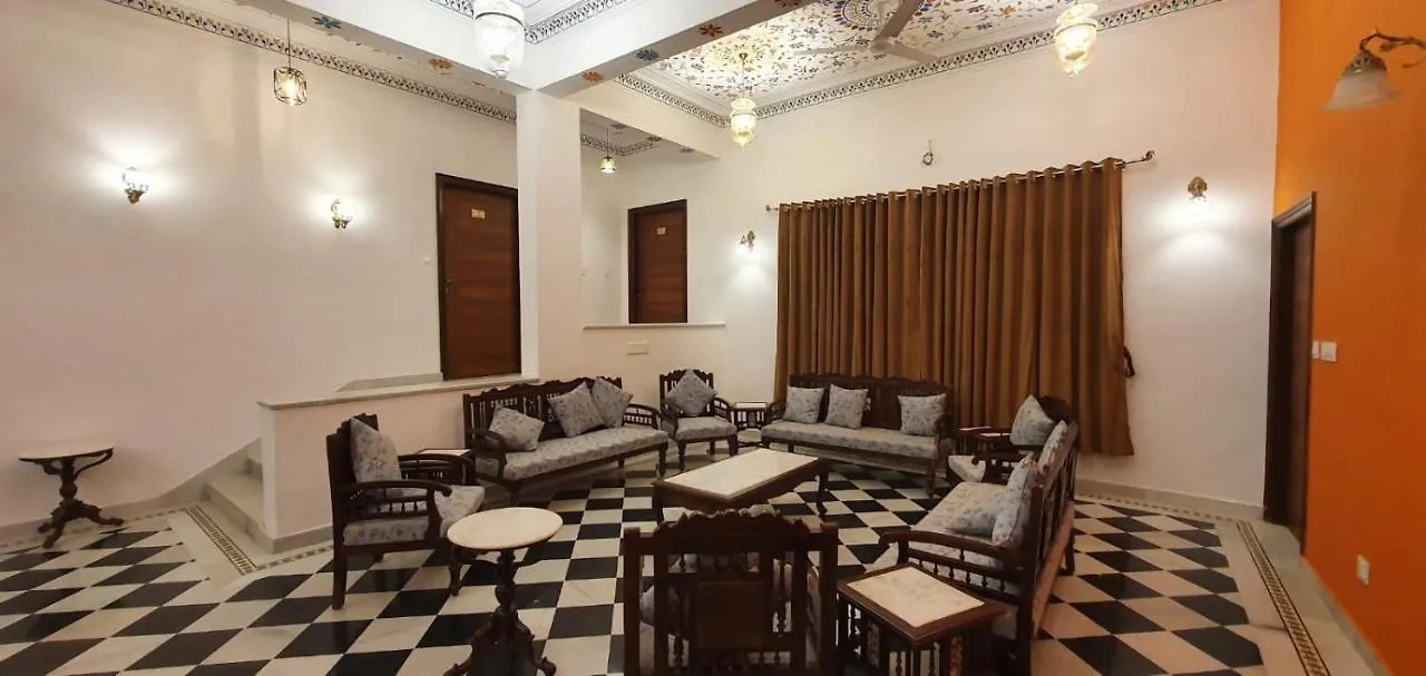 Hotel Paras Mahal Udaipur 3*,  India