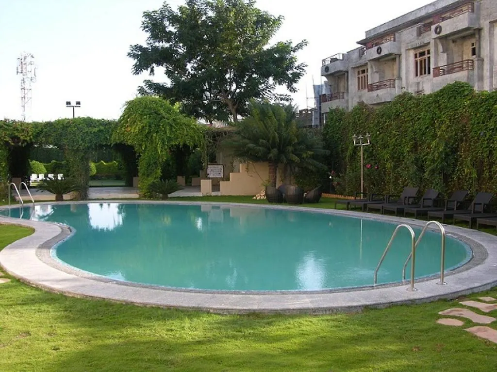 ***  Hotel Paras Mahal Udaipur India